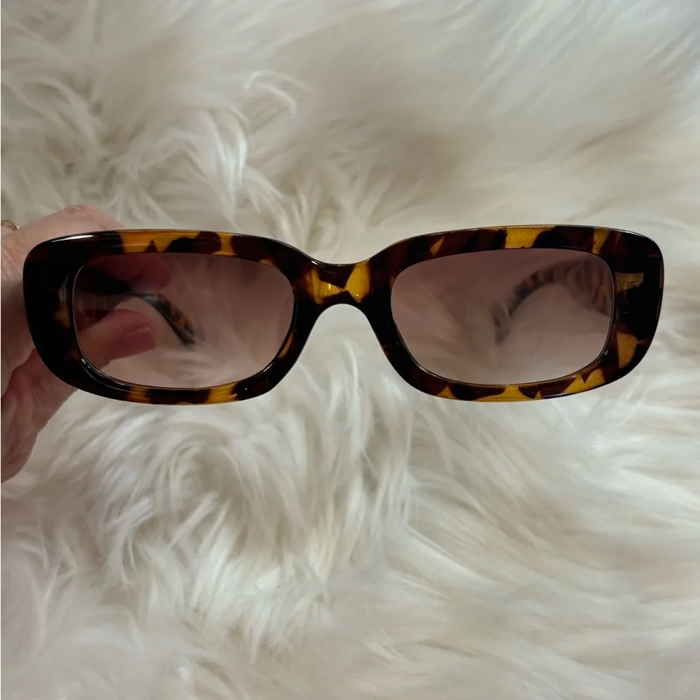 NEW TRENDY BLACK AND BROWN SUNGLASSES-2 PAIRS